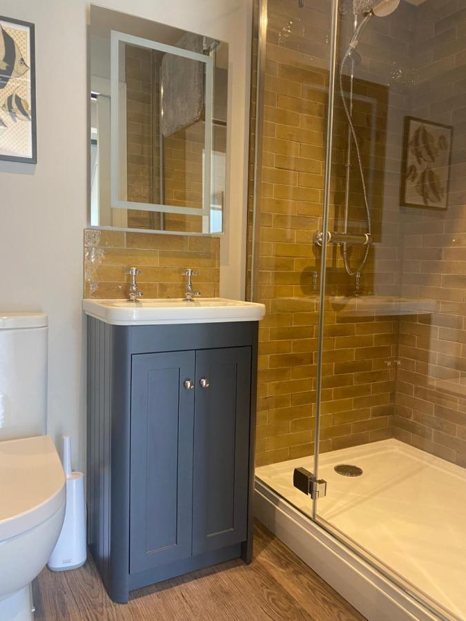 Stylish One Bedroom Cotswold Coach House Tetbury Extérieur photo