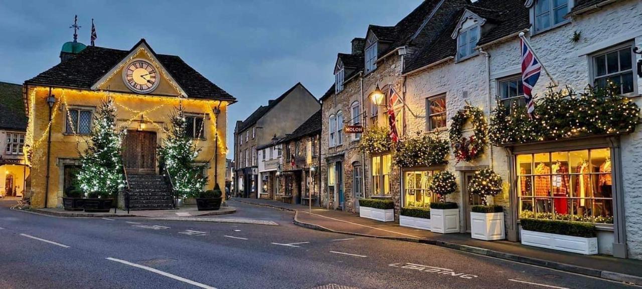 Stylish One Bedroom Cotswold Coach House Tetbury Extérieur photo
