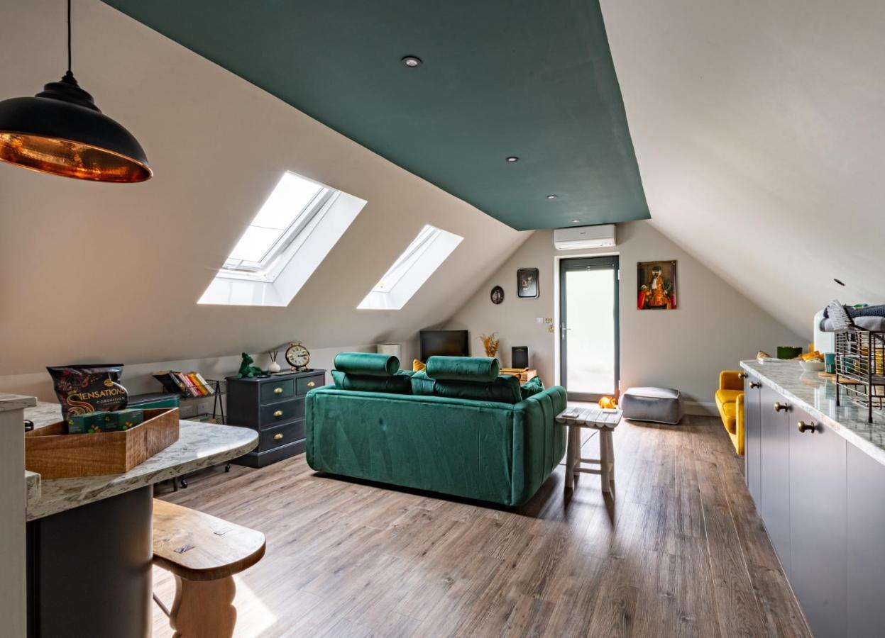 Stylish One Bedroom Cotswold Coach House Tetbury Extérieur photo